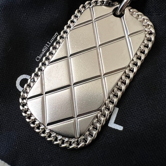 Auth Chanel CC Silver Plate Pendant Logo Keychain Keyring - Excellent condition - Picture 4 of 6